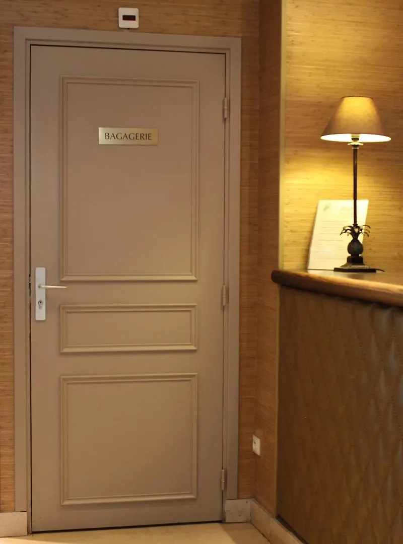 ***  Hotel Orchidee Paris France